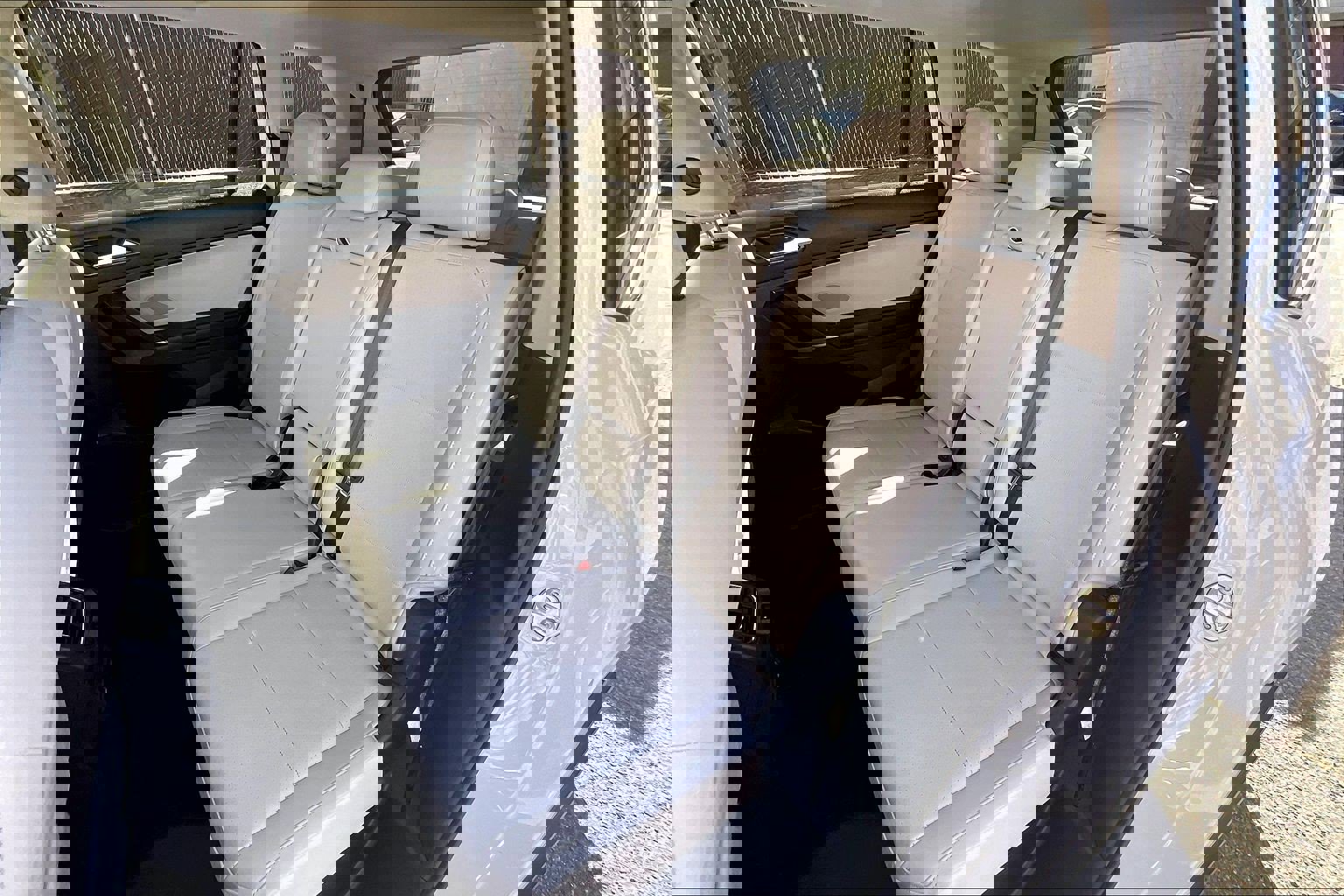 Used 2018 Volkswagen Tiguan SEL image 25