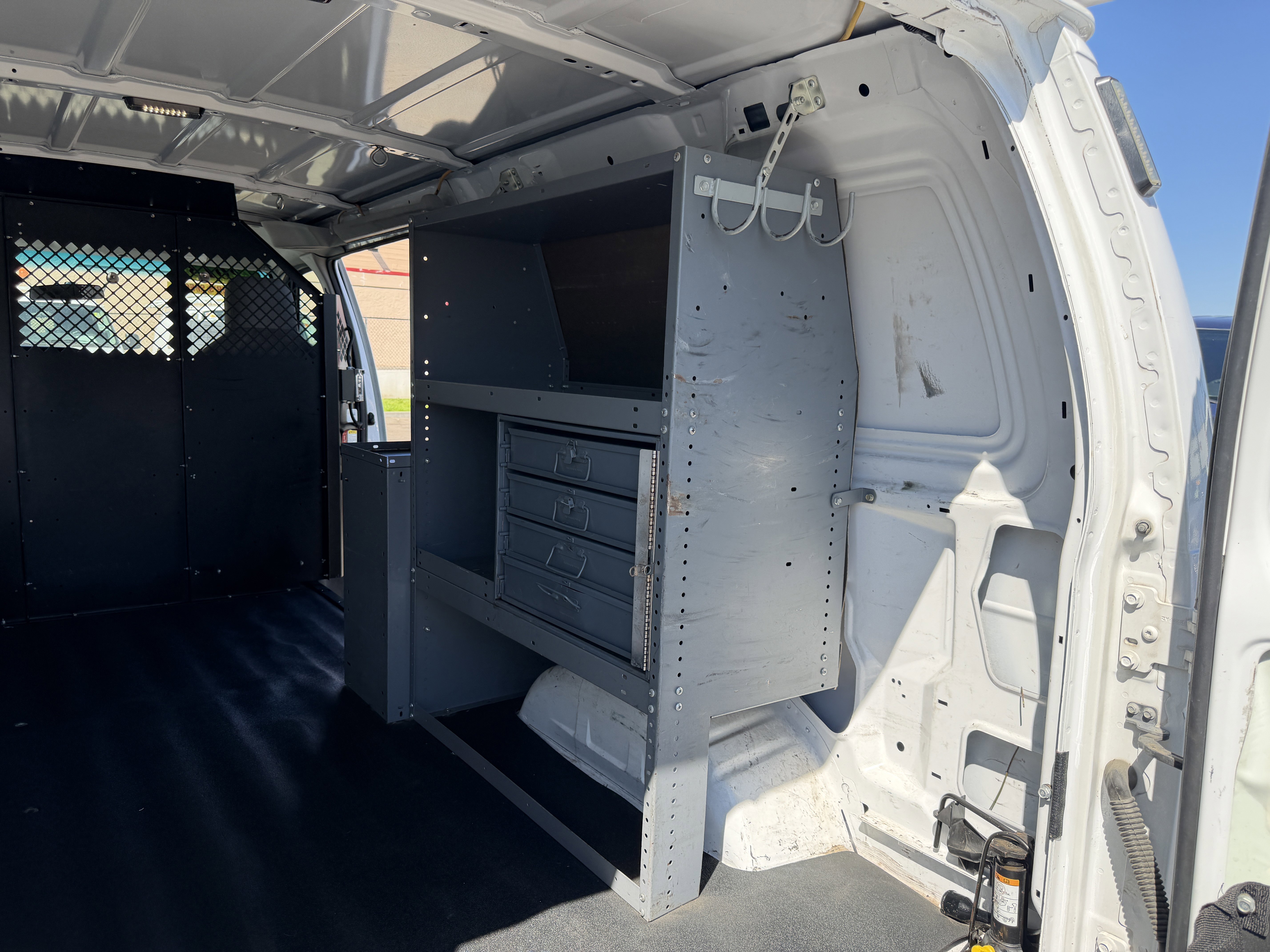 Used 2013 Ford E-150 and Econoline 150 RWD image 11