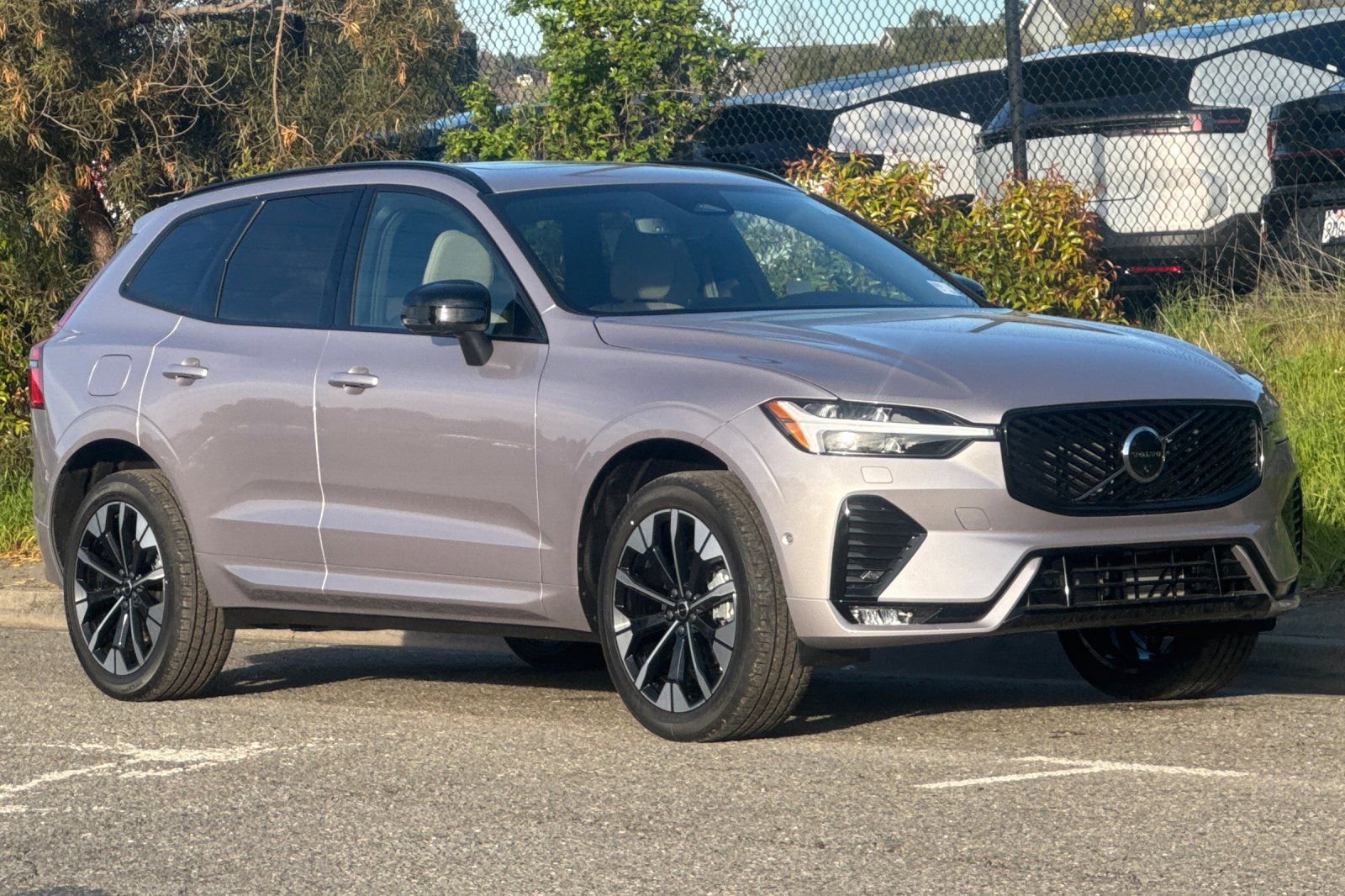 New 2026 Volvo XC60 B5 Plus w/ Climate Package image 9