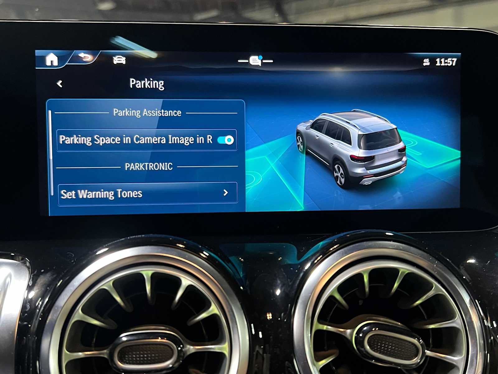 Used 2026 Mercedes-Benz GLB 250 4MATIC image 41