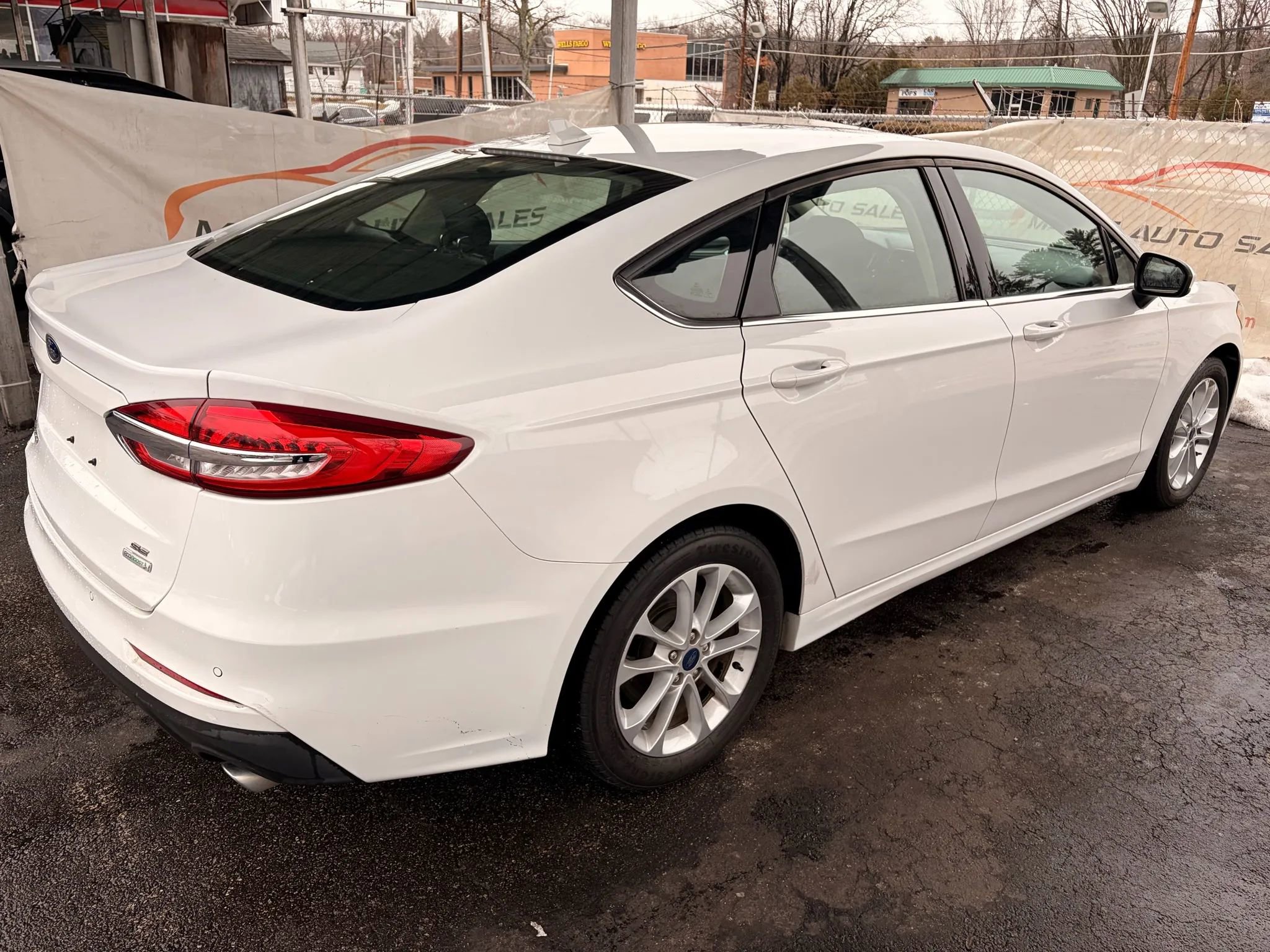 Used 2020 Ford Fusion SE image 57