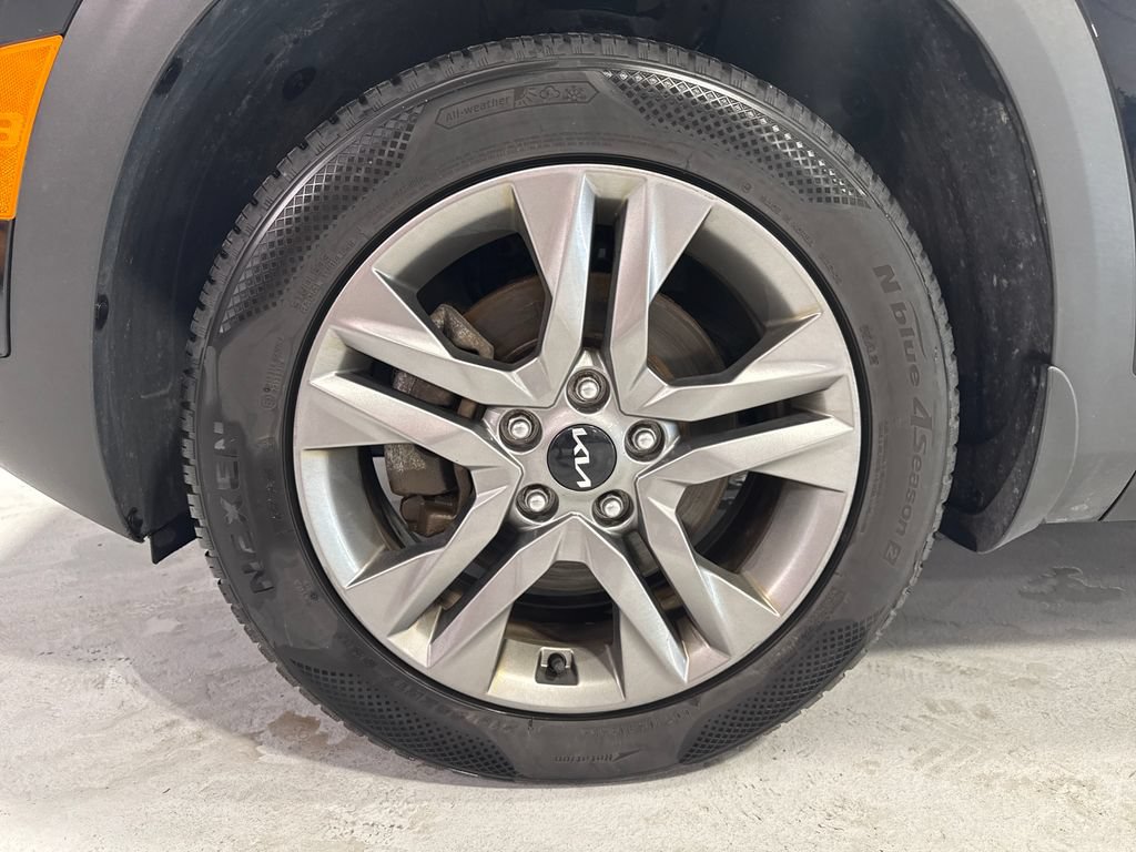 Used 2023 Kia Seltos S w/ Navigation Package AWD/4WD image 42