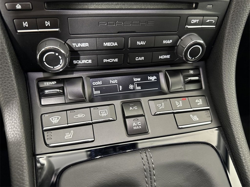 Certified 2021 Porsche 718 Boxster Spyder image 29