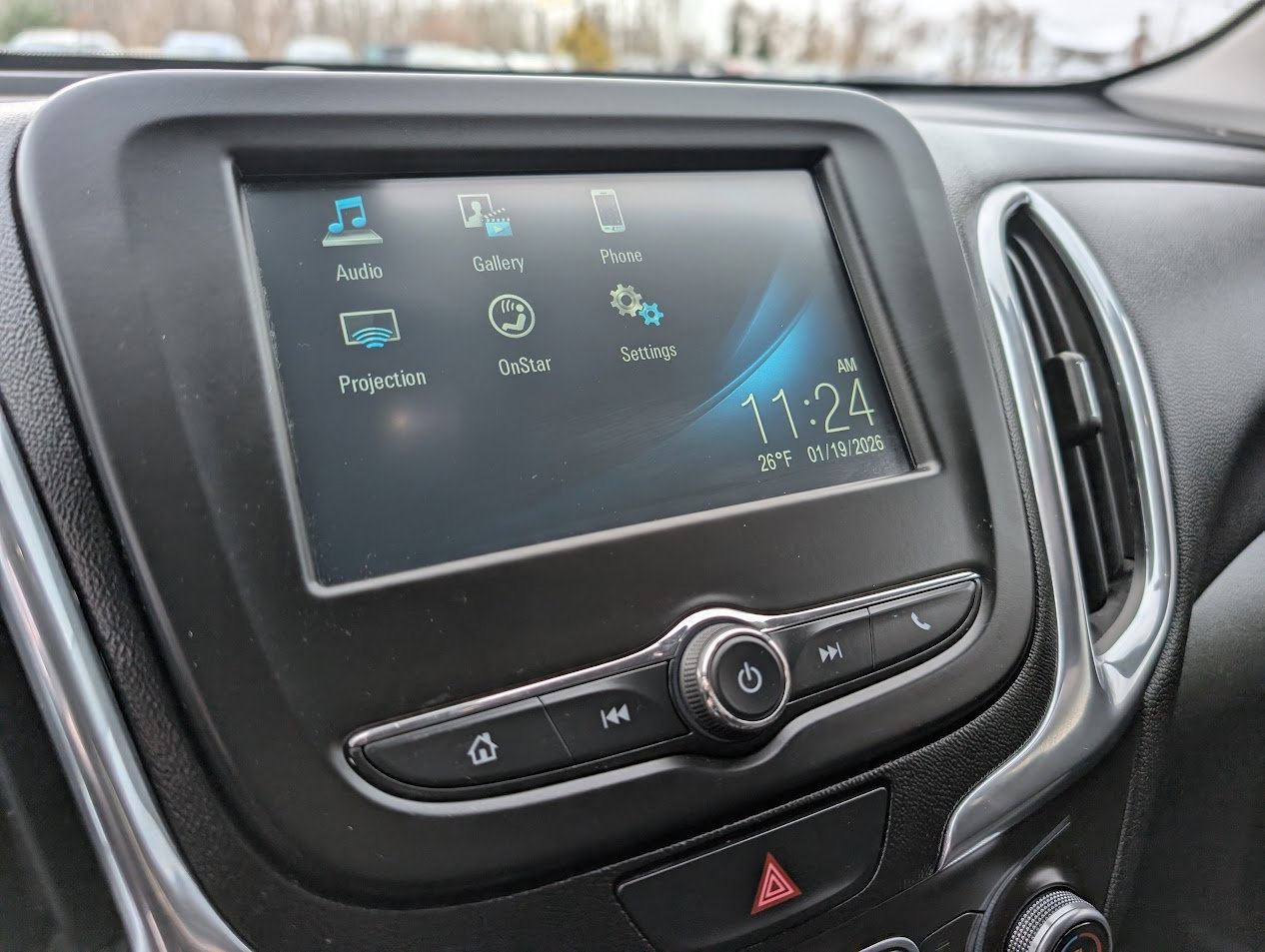 Used 2018 Chevrolet Equinox LT image 24