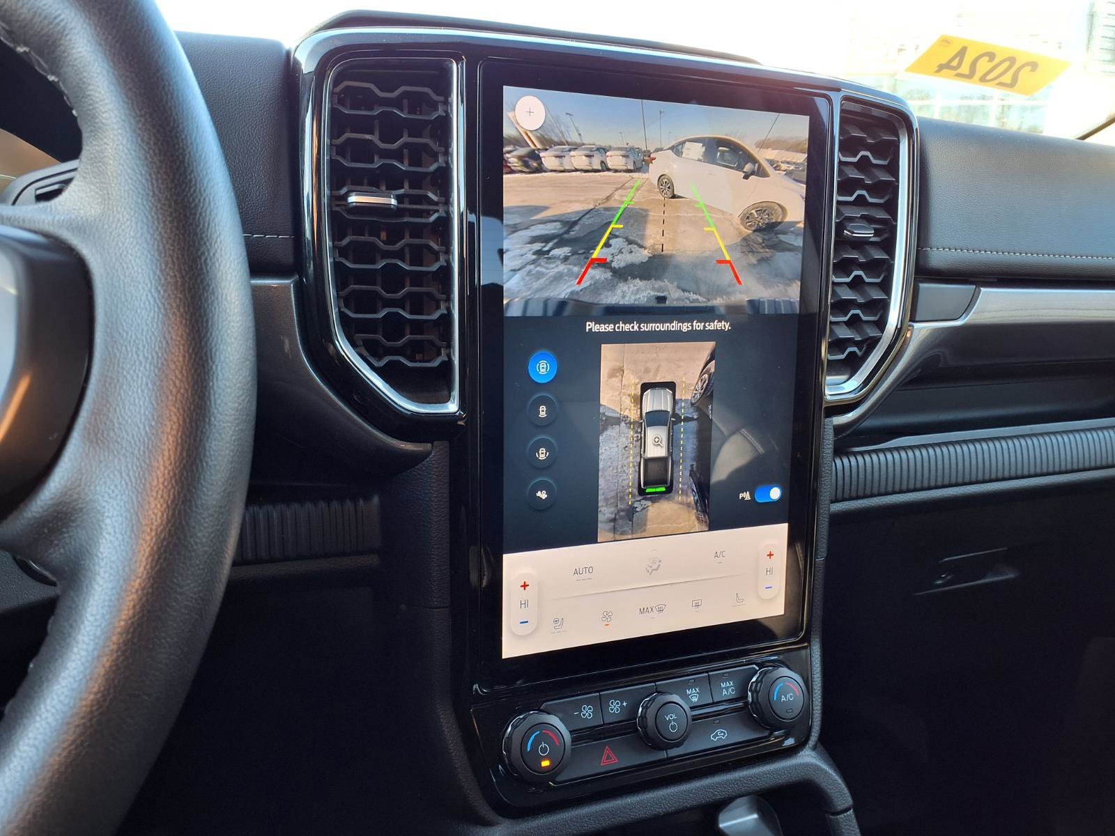 Used 2024 Ford Ranger Lariat w/ Trailer Tow Package image 10