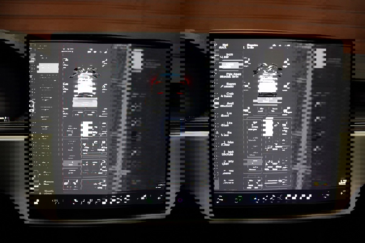 Used 2022 Tesla Model X Plaid image 41