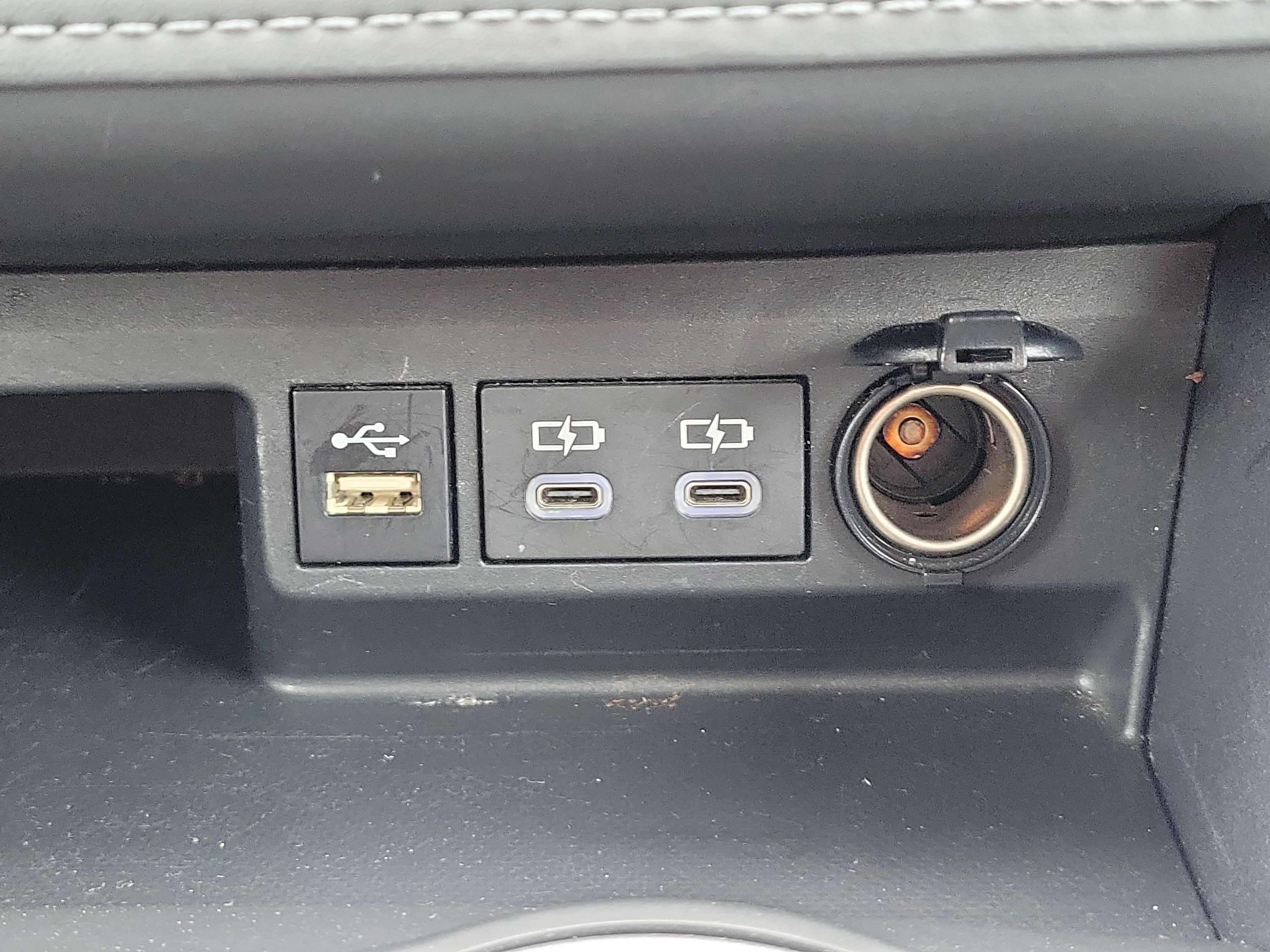 Used 2024 Toyota Highlander LE image 28