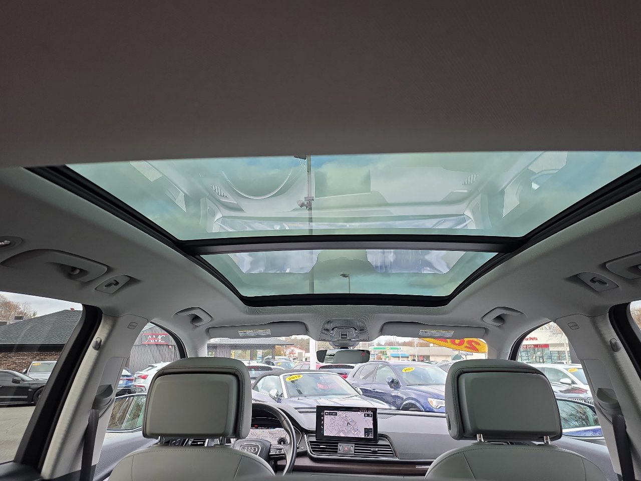 Used 2021 Audi Q5 e Premium Plus w/ Premium Plus Package image 45