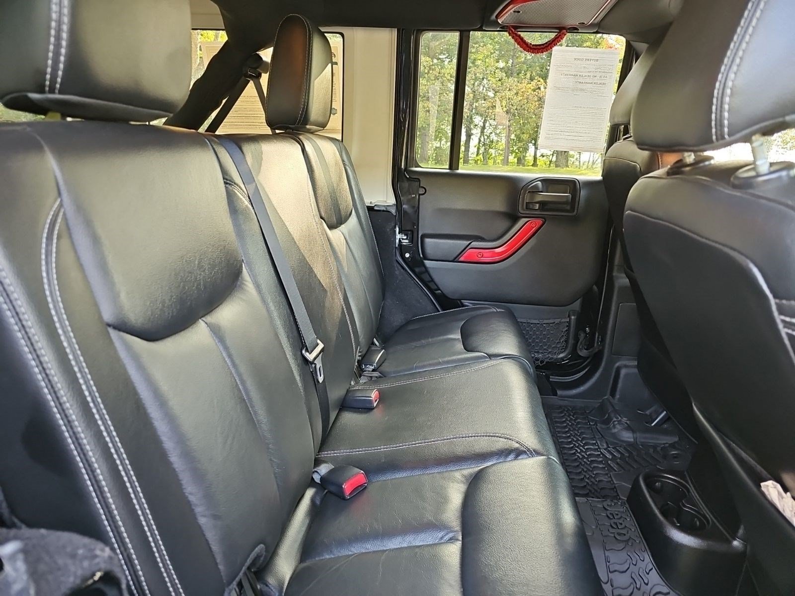 Used 2015 Jeep Wrangler Unlimited Rubicon AWD/4WD image 14