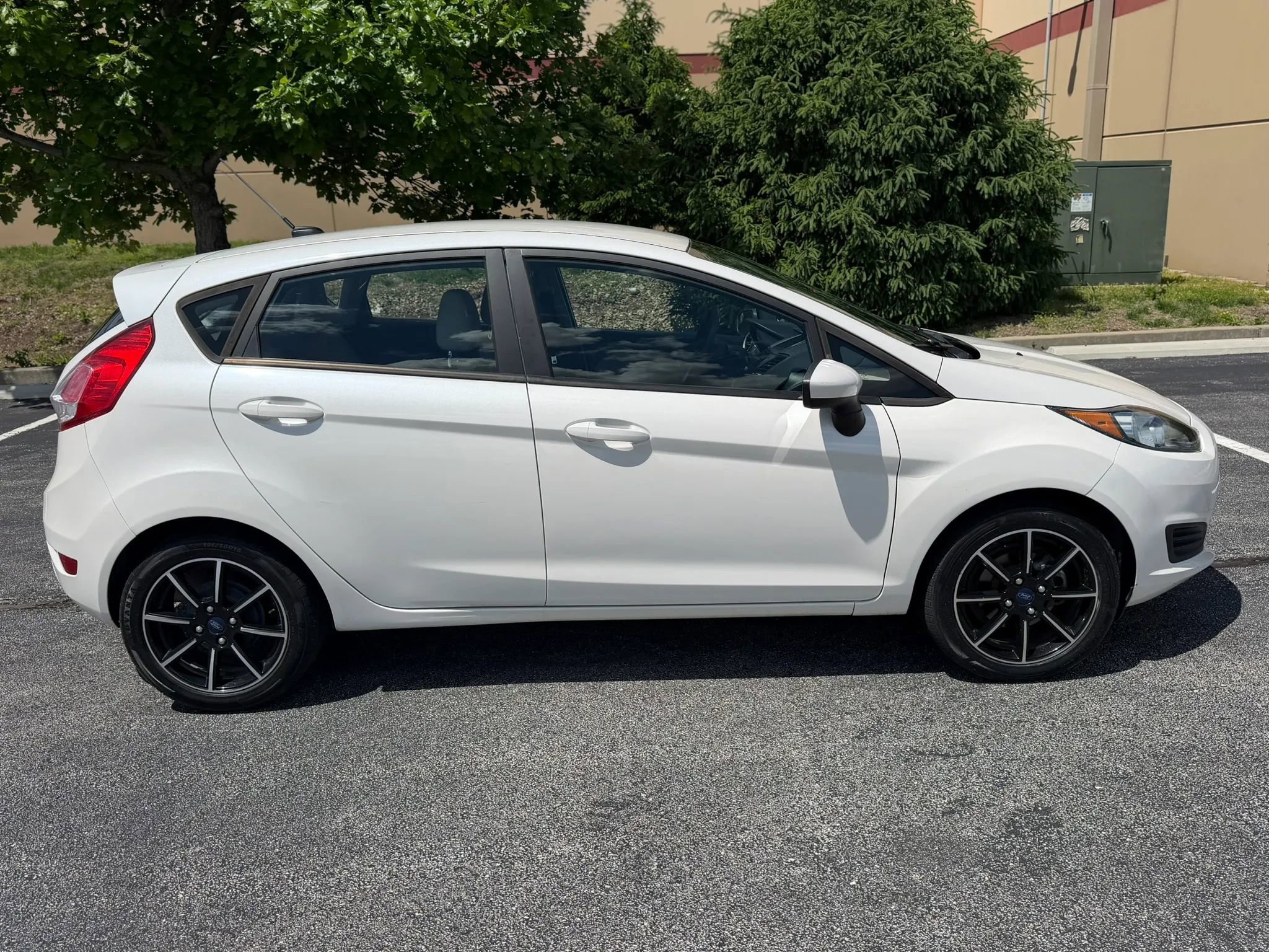 Used 2018 Ford Fiesta SE FWD image 7