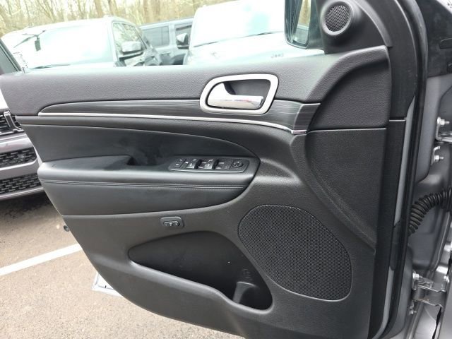 Used 2020 Jeep Grand Cherokee Limited w/ Luxury Group II image 15