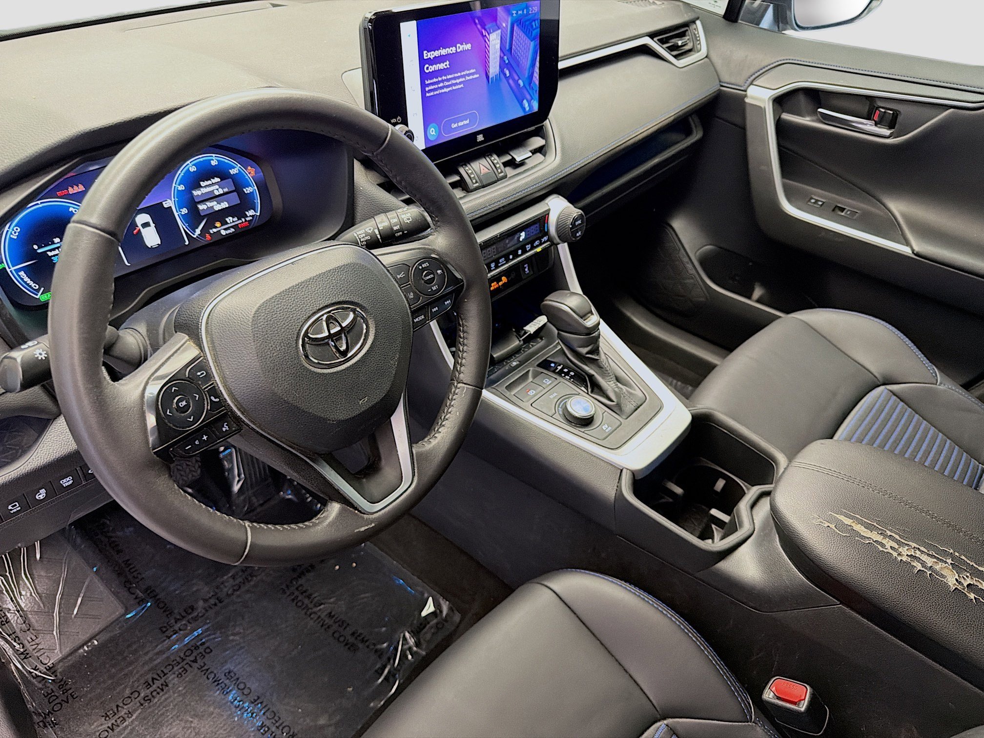 Used 2023 Toyota RAV4 XSE AWD/4WD image 7