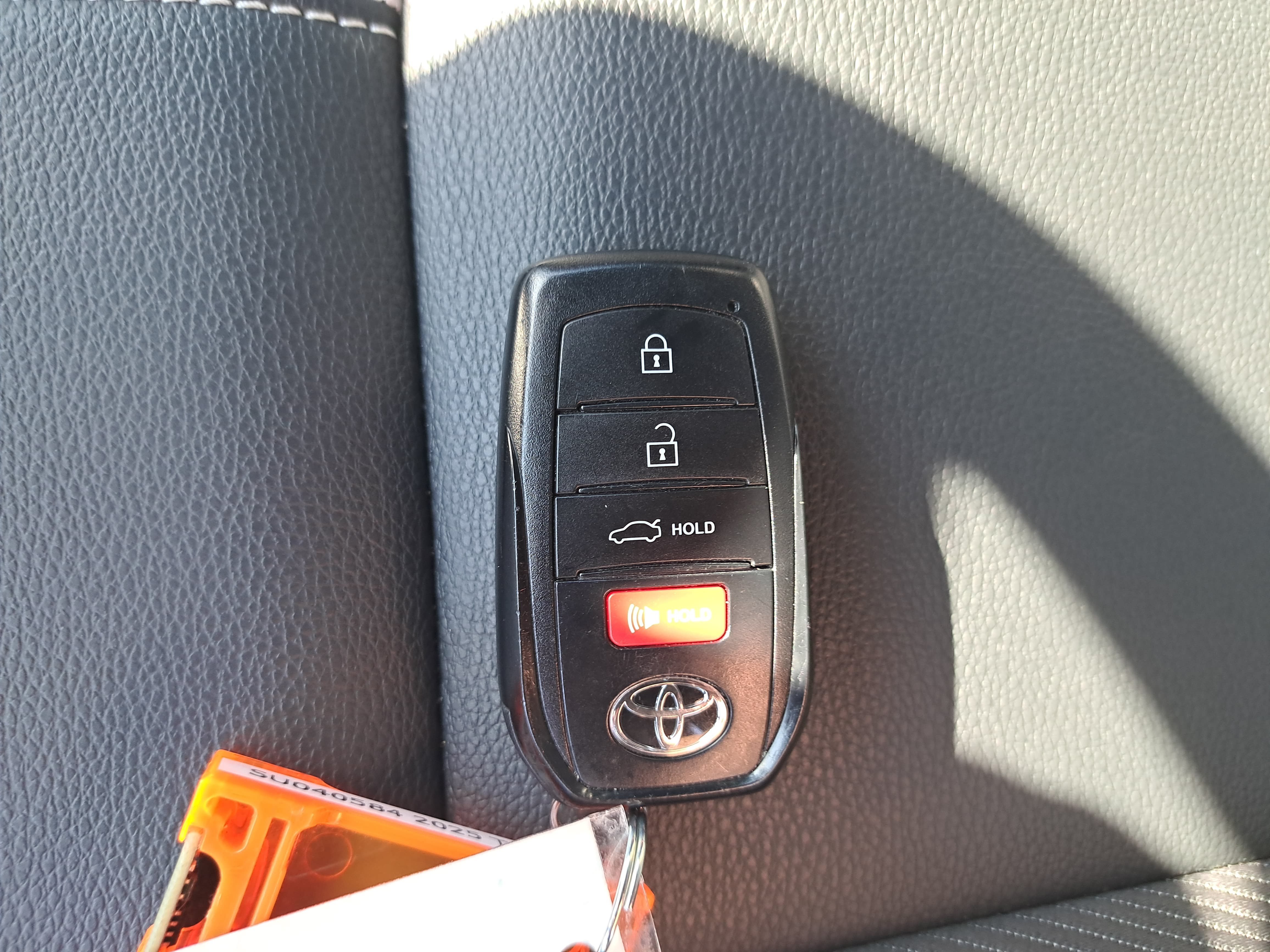 Used 2025 Toyota Camry SE w/ Convenience Package FWD image 32