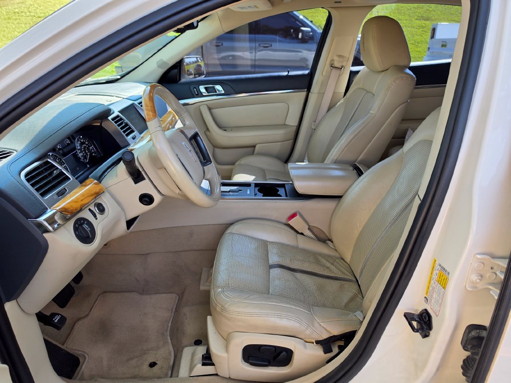 Used 2009 Lincoln MKS FWD image 7
