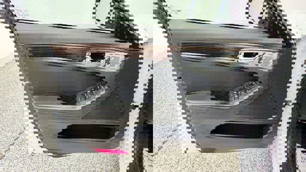 Used 2018 Genesis G80 3.8 w/ Option Group 02 image 11