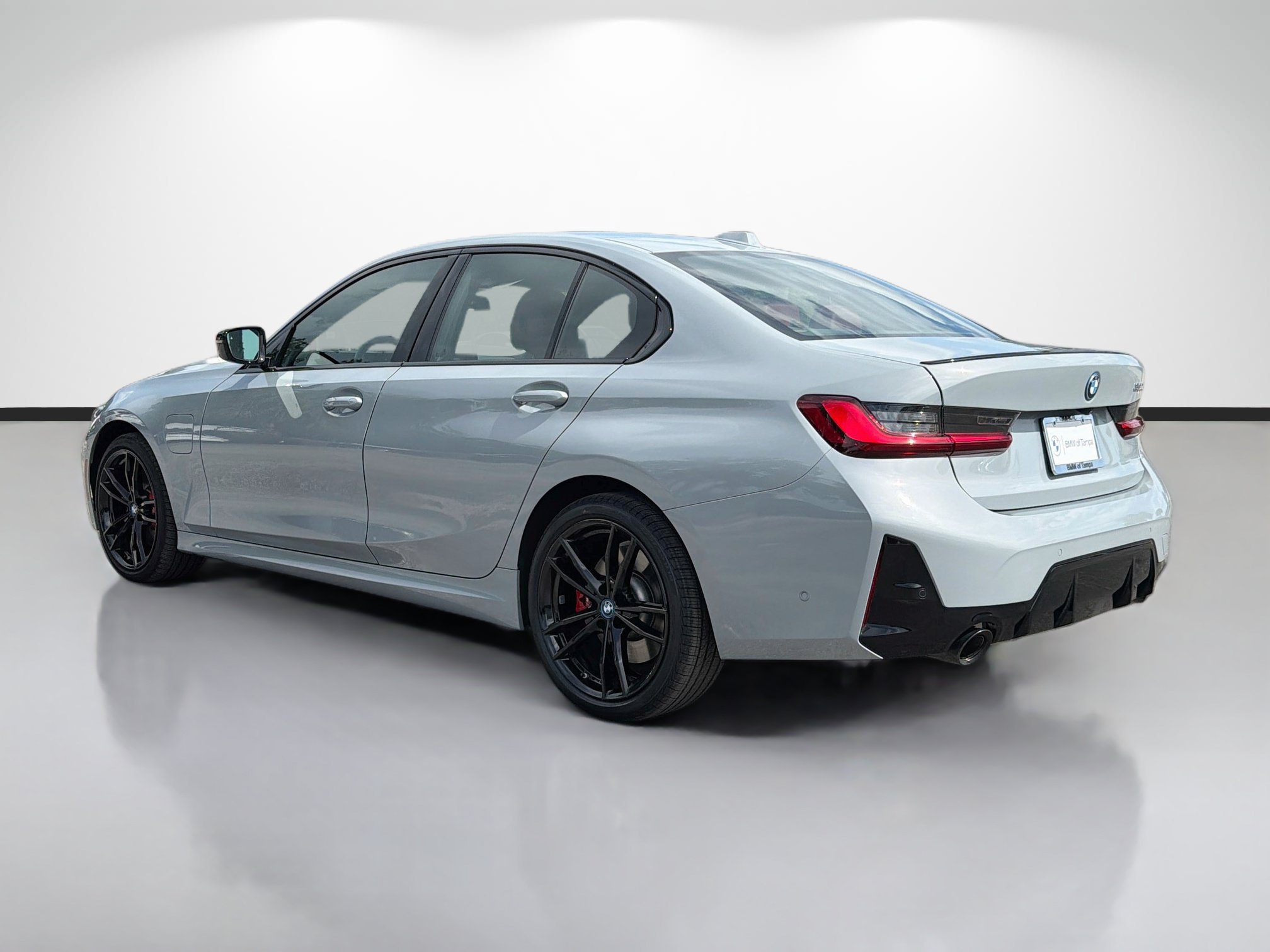 Used 2024 BMW 330e w/ Premium Package RWD image 5
