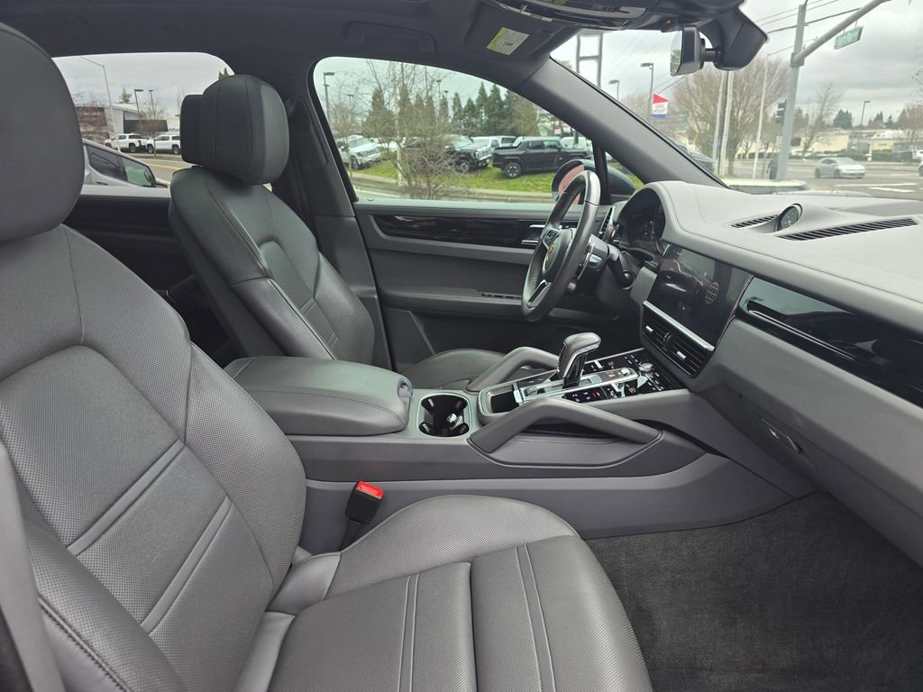 Used 2022 Porsche Cayenne E-Hybrid image 49