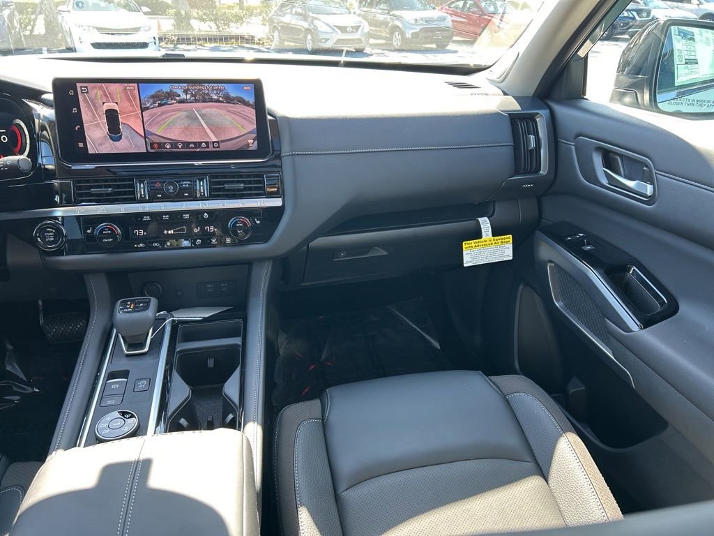New 2026 Nissan Pathfinder SL w/ SL Premium Package image 12