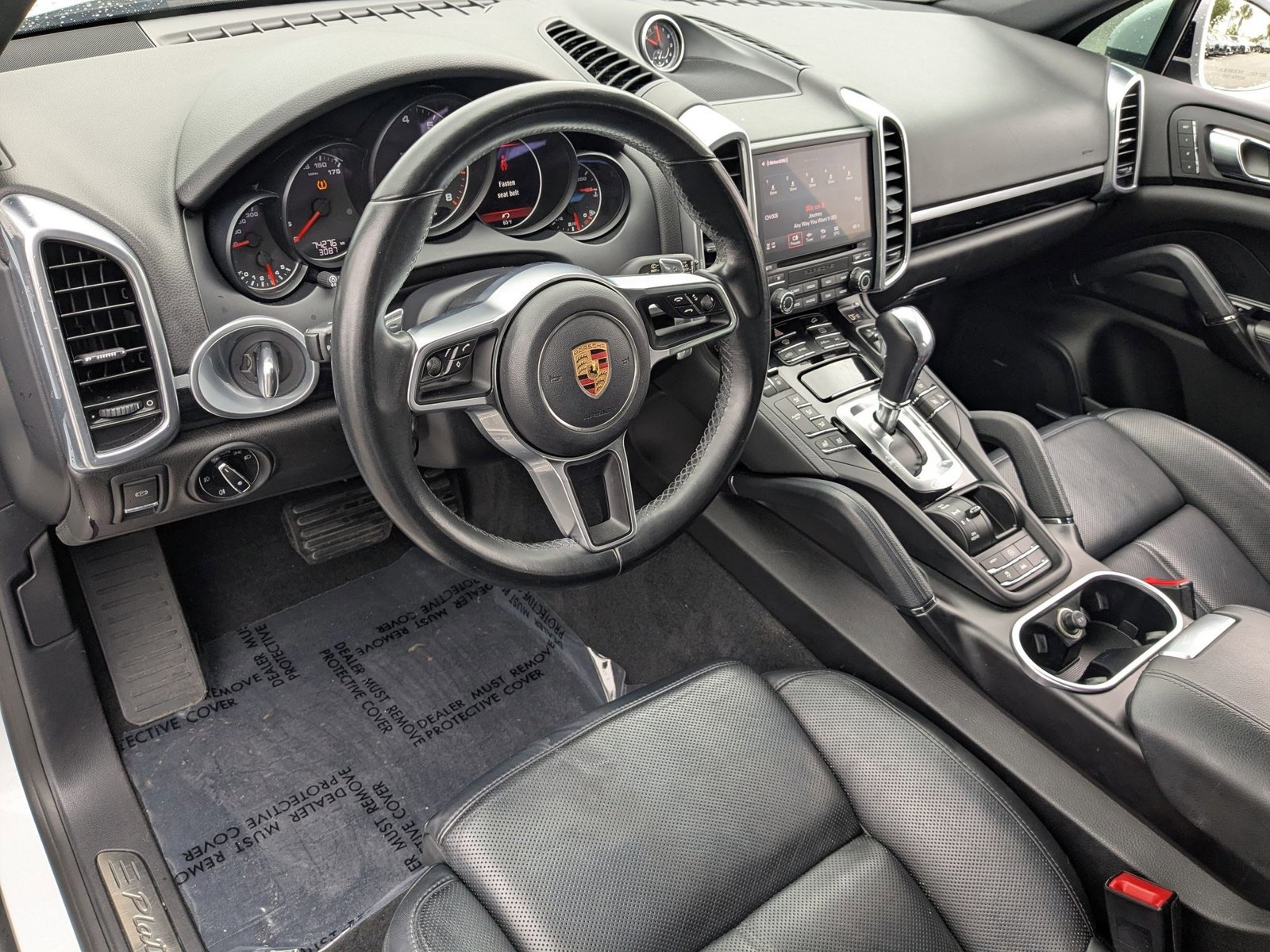 Used 2017 Porsche Cayenne Platinum Edition AWD/4WD image 4
