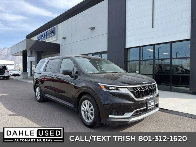 Used 2024 Kia Carnival LX image 1