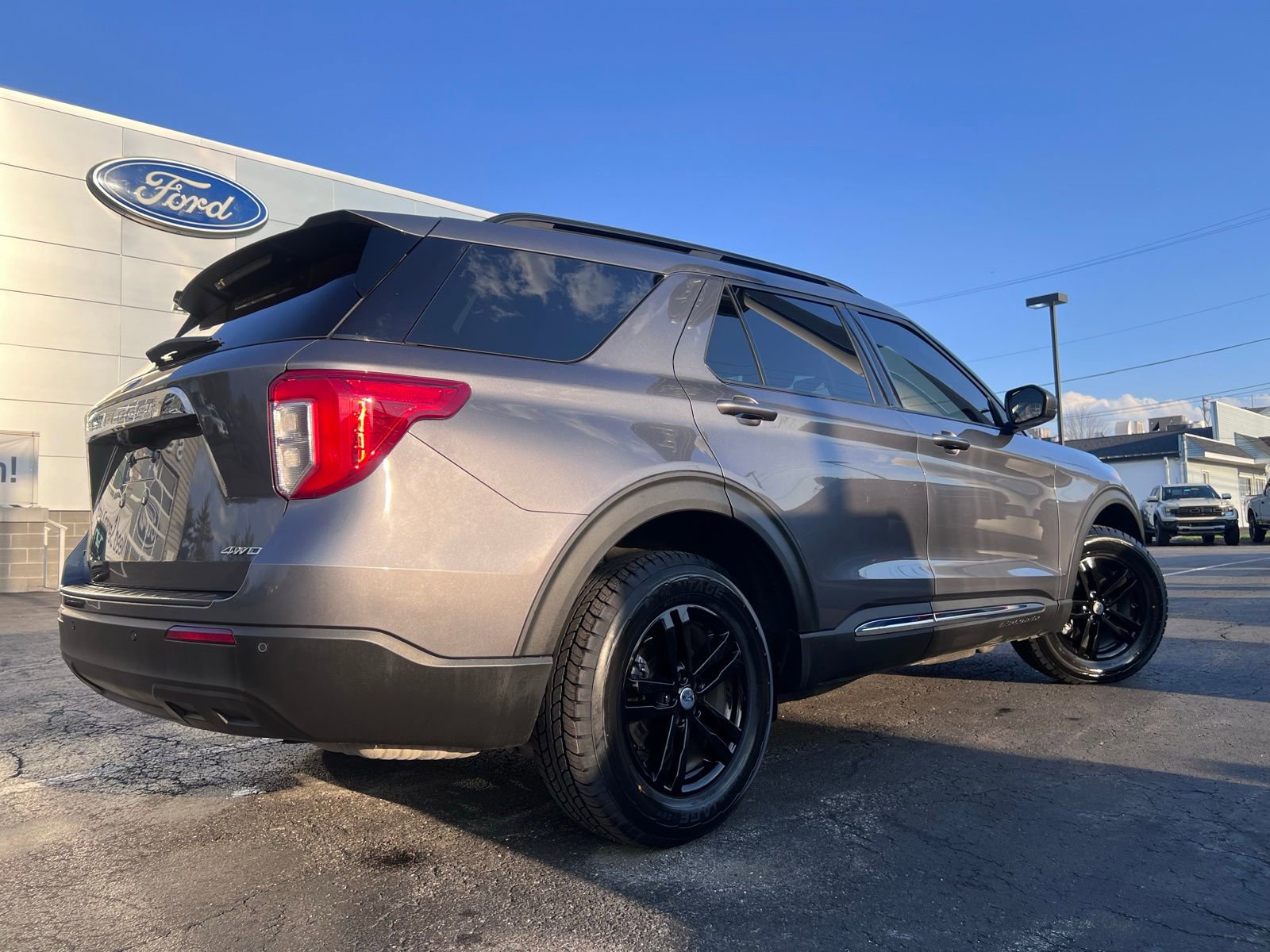 Used 2022 Ford Explorer XLT AWD/4WD image 14