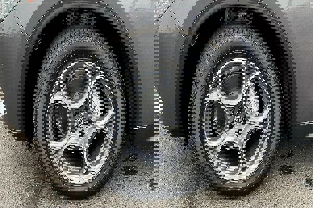 New 2025 Alfa Romeo Stelvio Sprint image 12