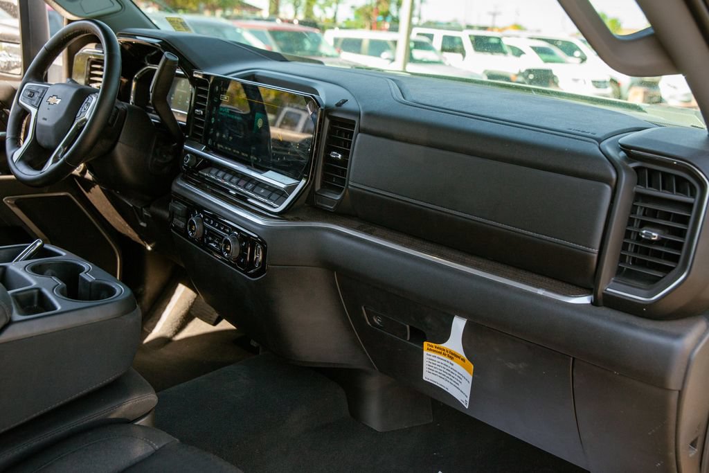 Used 2025 Chevrolet Silverado 2500 LT w/ Convenience Package AWD/4WD image 11