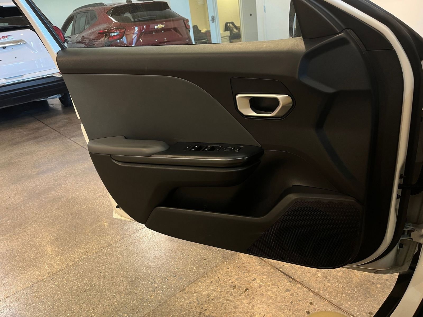 Used 2025 Kia K4 LXS image 18