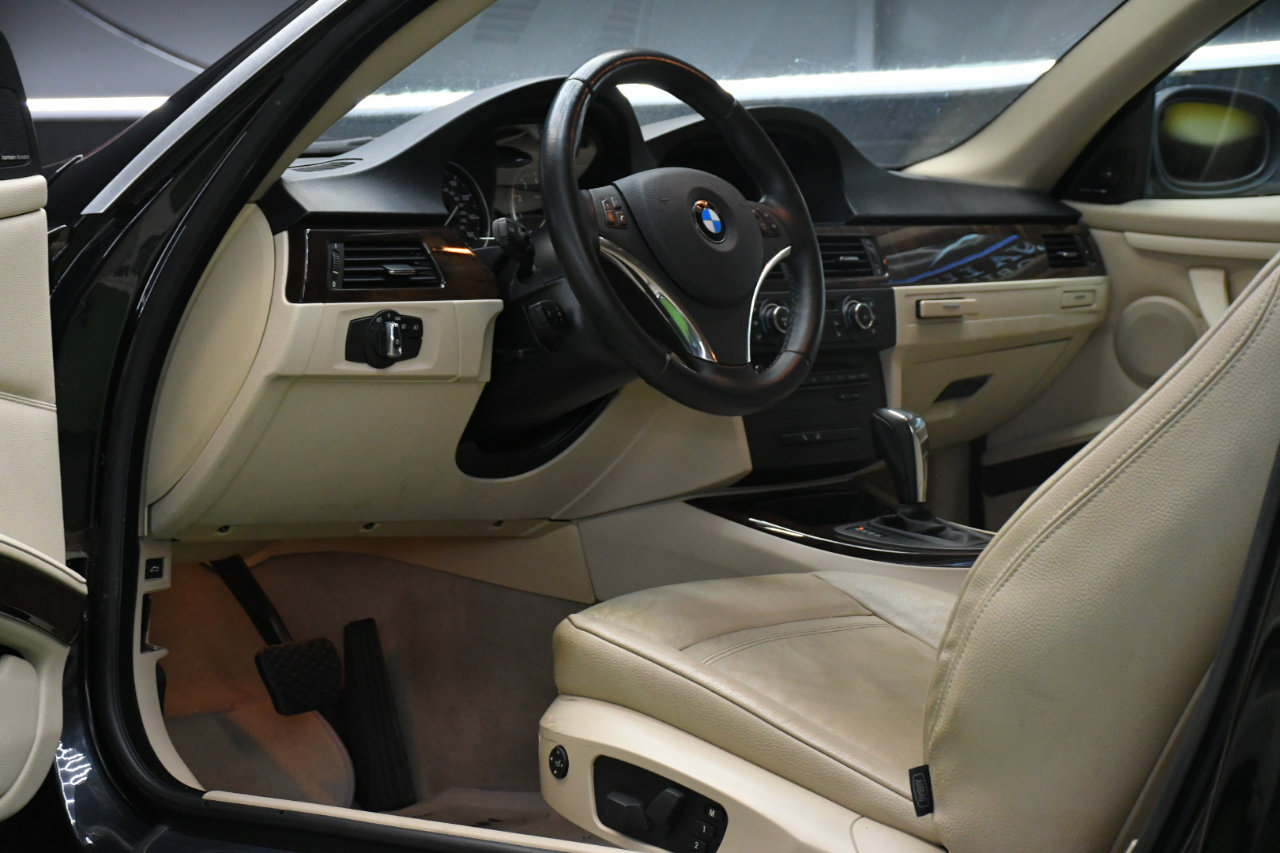 Used 2011 BMW 335i Coupe image 13