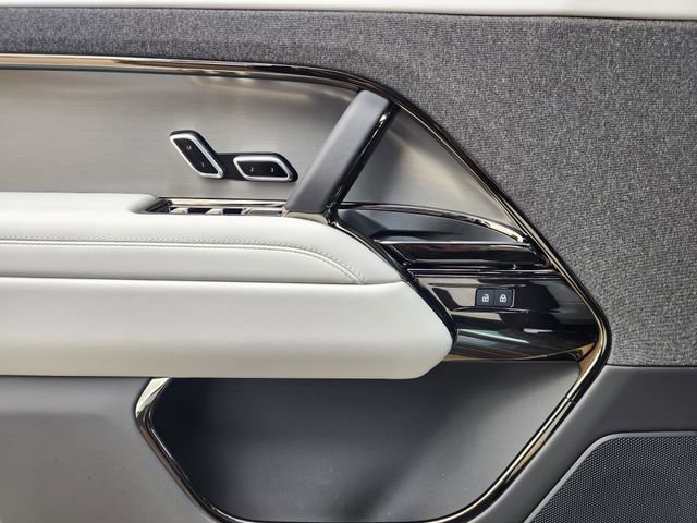 New 2026 Land Rover Range Rover Sport SE AWD/4WD image 16