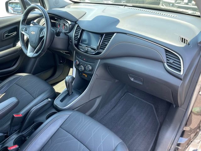 Used 2022 Chevrolet Trax LT w/ Midnight Edition image 15