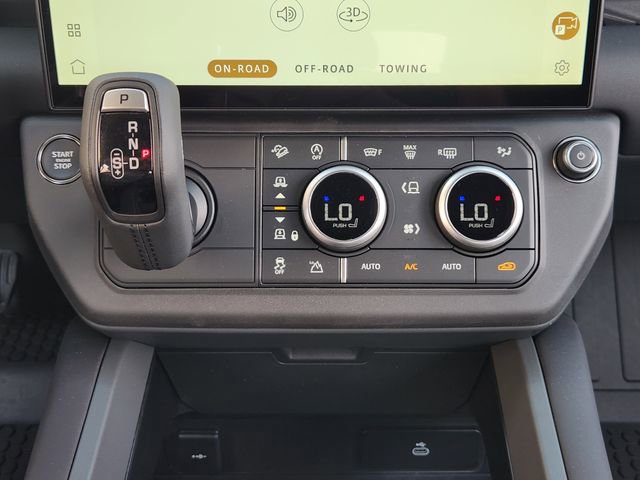 New 2026 Land Rover Defender 110 X-Dynamic SE AWD/4WD image 14