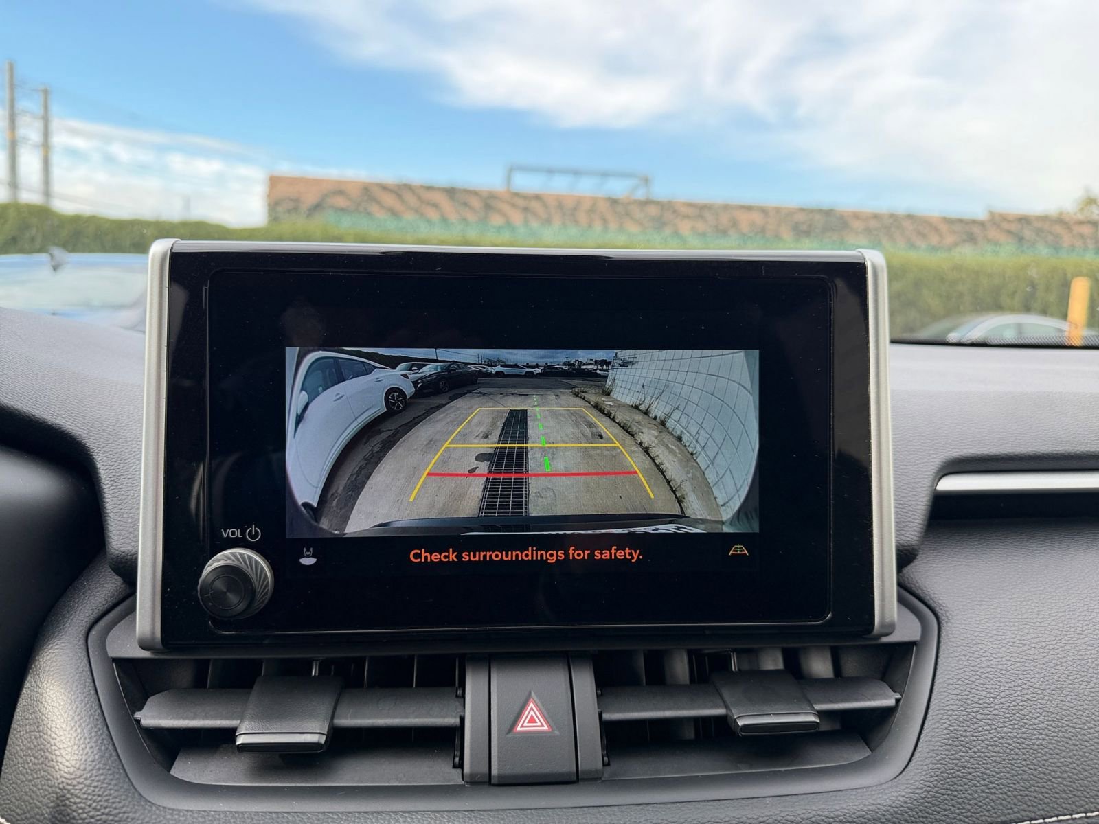 Used 2025 Toyota RAV4 XLE w/ Convenience Package image 17