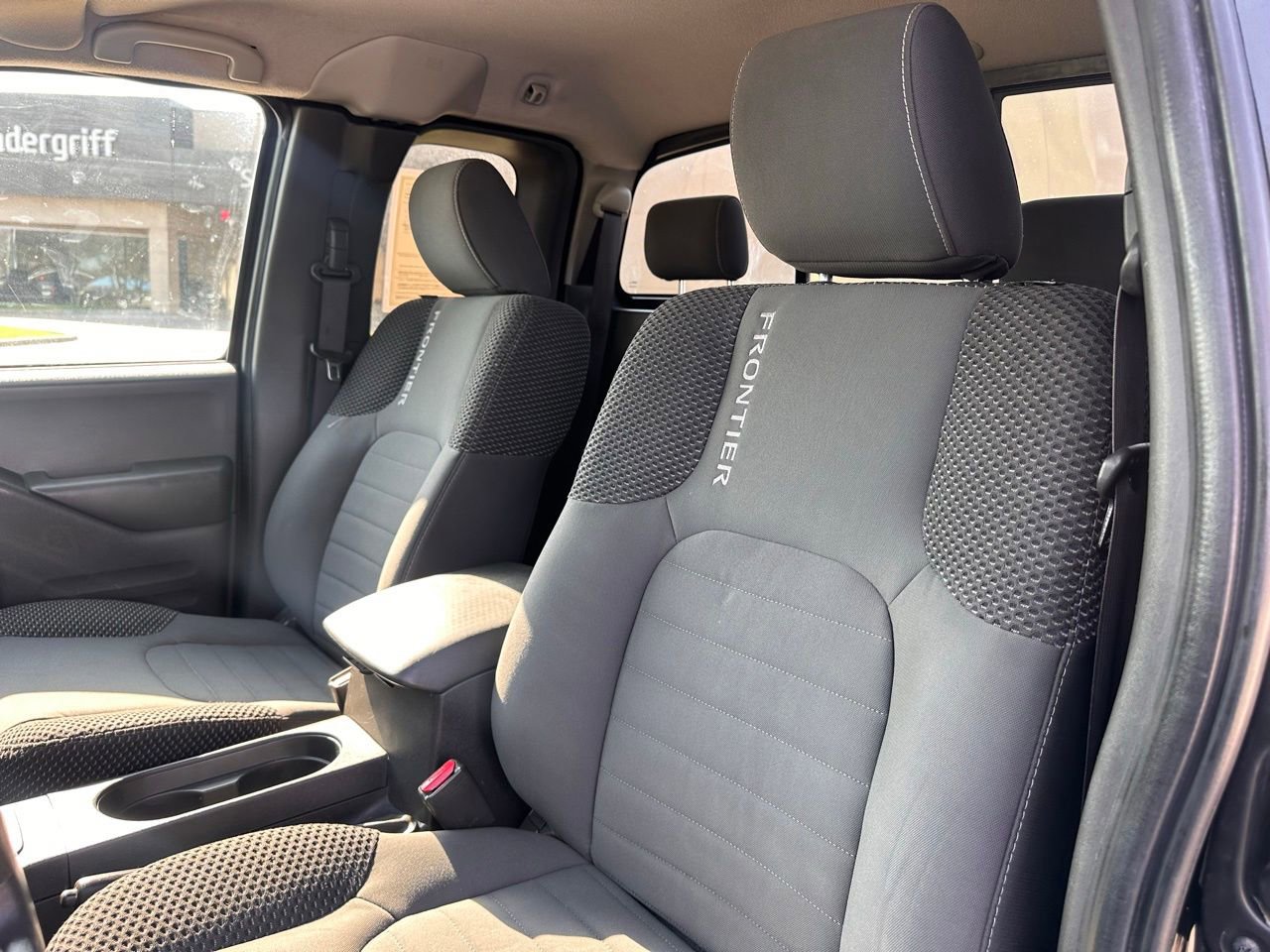 Used 2018 Nissan Frontier Desert Runner image 18