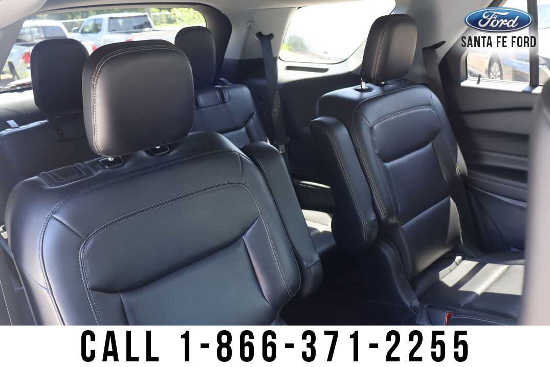 New 2024 Ford Explorer XLT w/ Equipment Group 202A AWD/4WD image 32