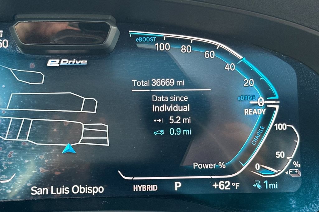 Used 2023 BMW 530e w/ M Sport Package image 30