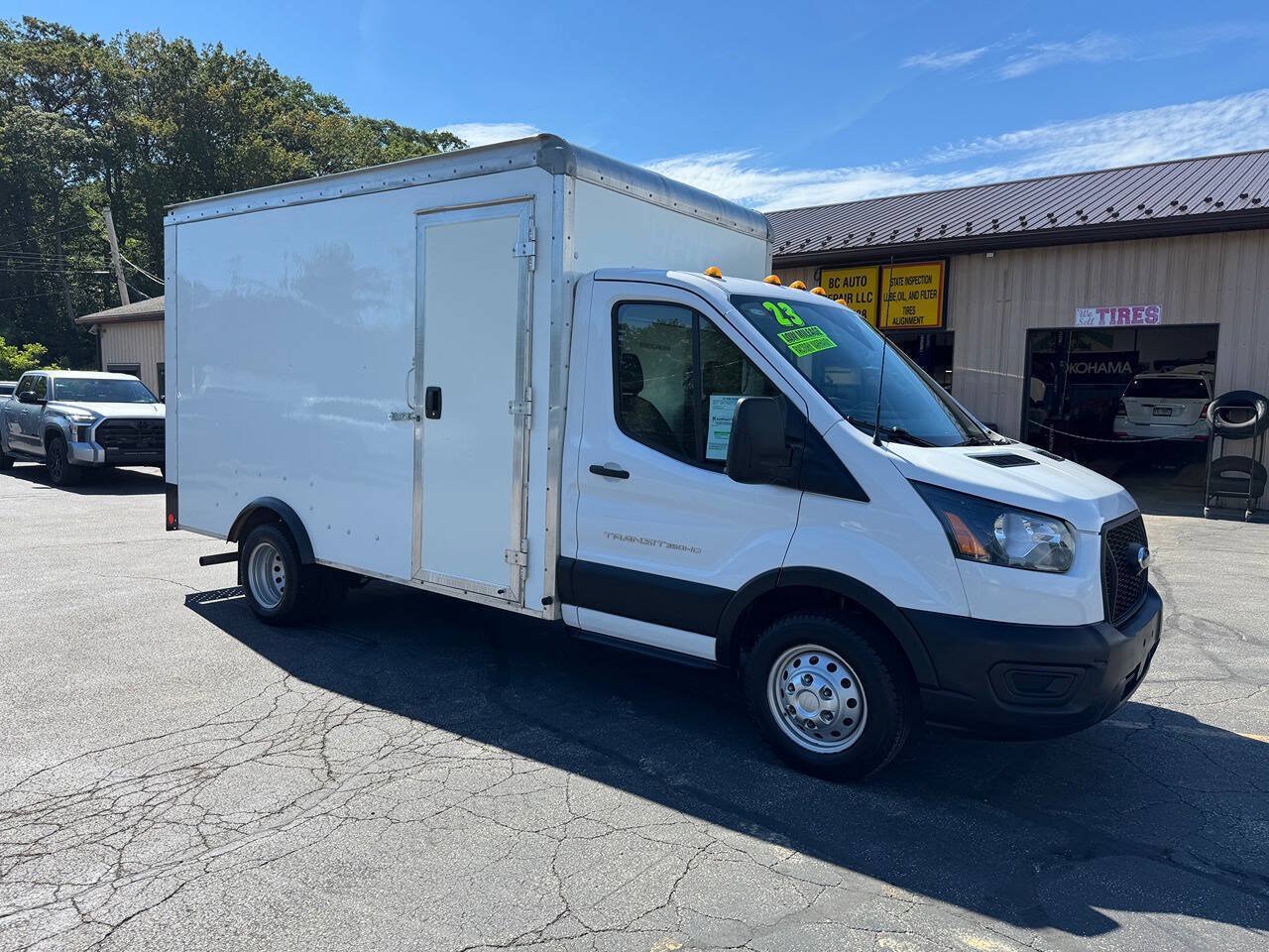Used 2023 Ford Transit 350 DRW RWD image 1