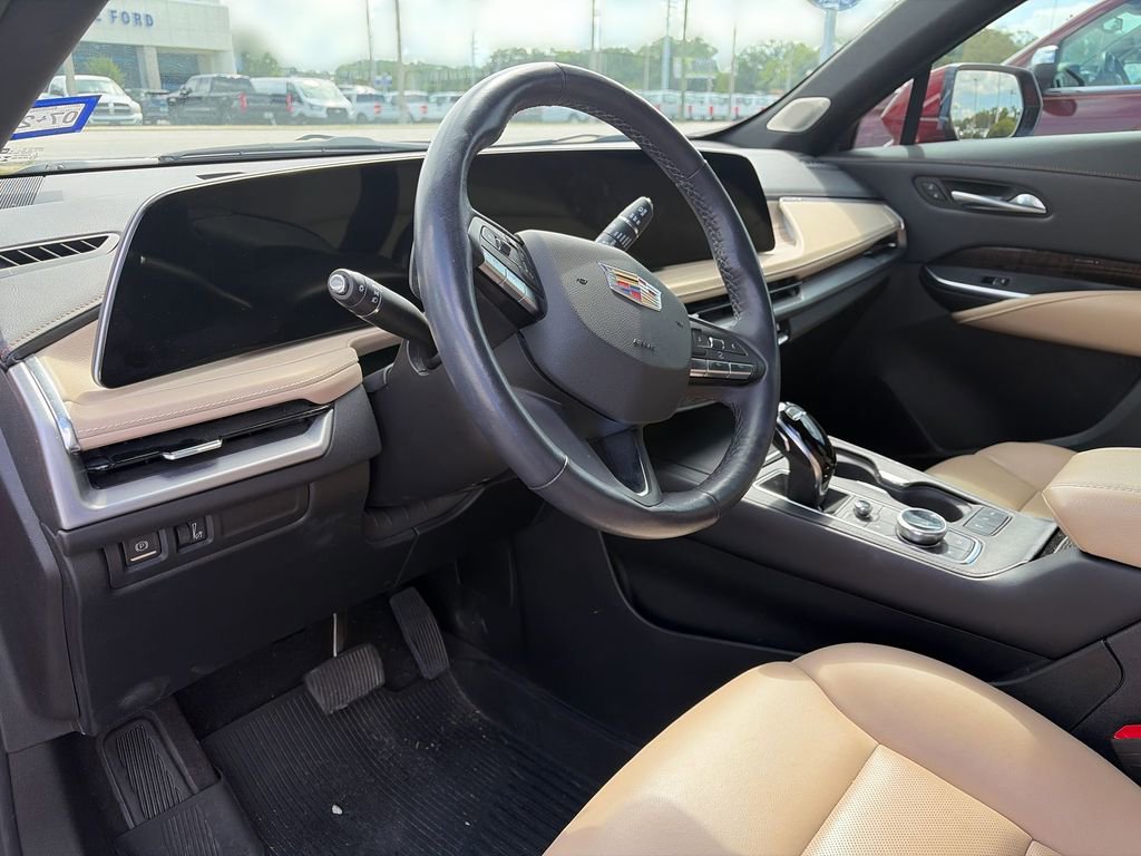 Used 2024 Cadillac XT4 Premium Luxury FWD image 11