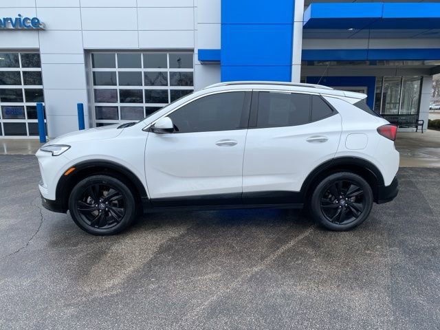 Used 2024 Buick Encore GX Sport Touring w/ Comfort Package AWD/4WD image 2