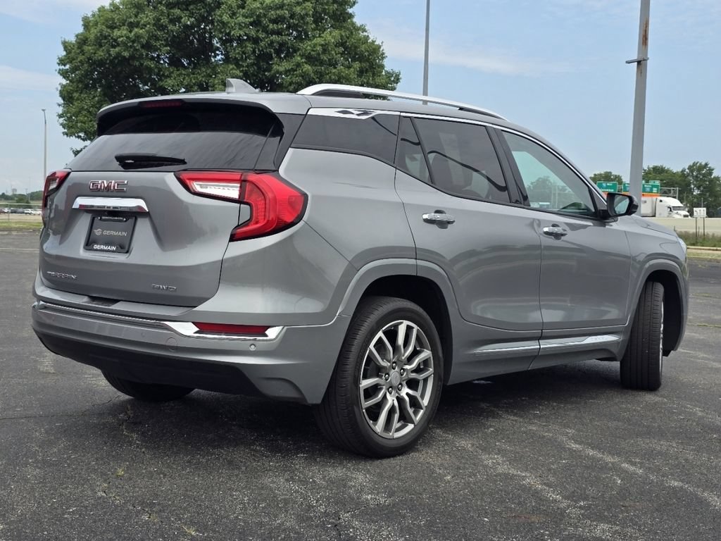 Used 2024 GMC Terrain Denali w/ Denali Premium Package AWD/4WD image 19