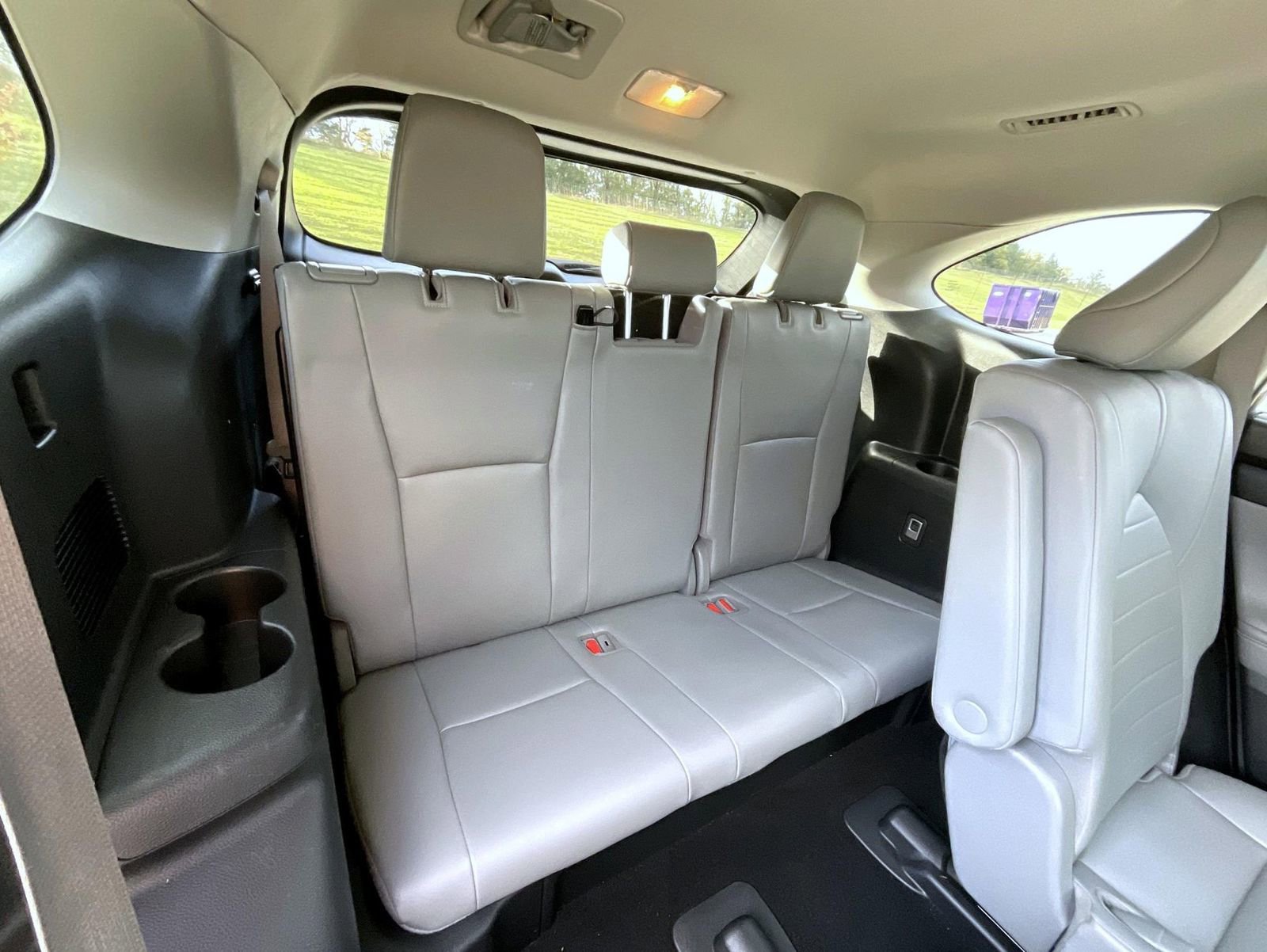 Used 2020 Toyota Highlander XLE image 17