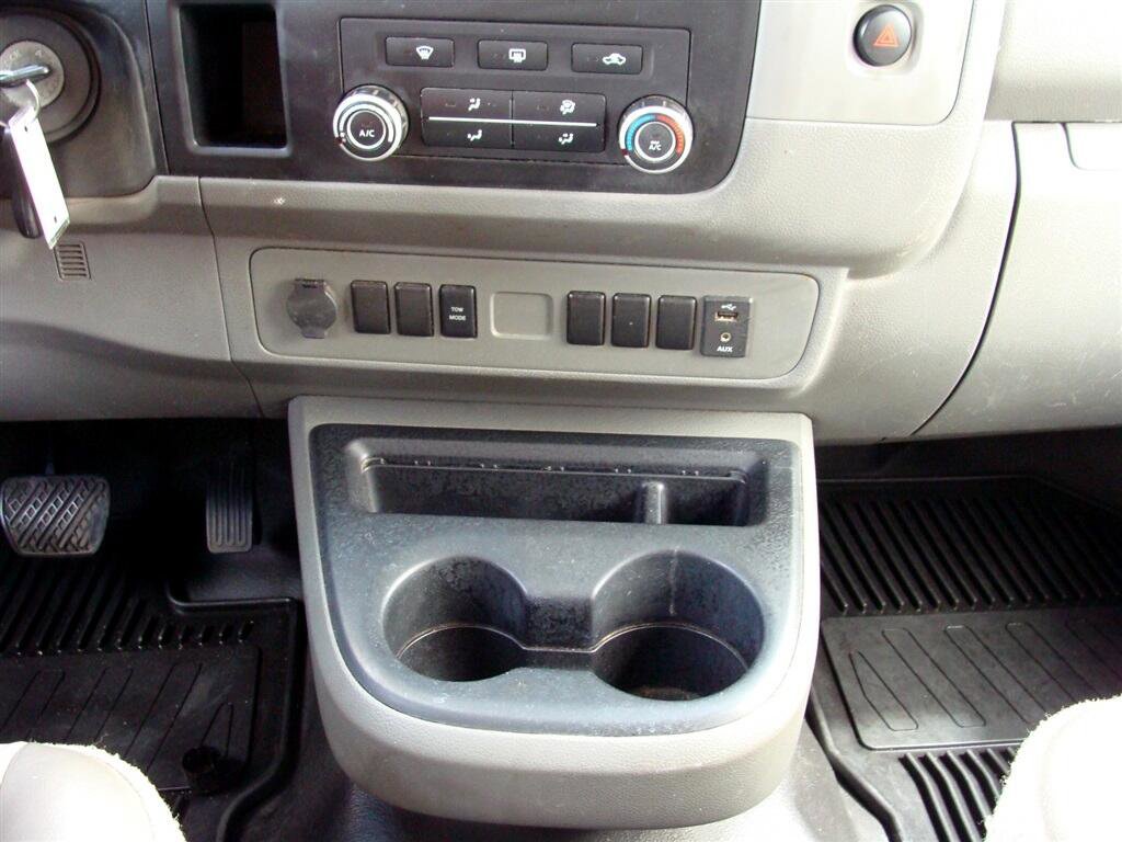 Used 2018 Nissan NV 2500 S image 15