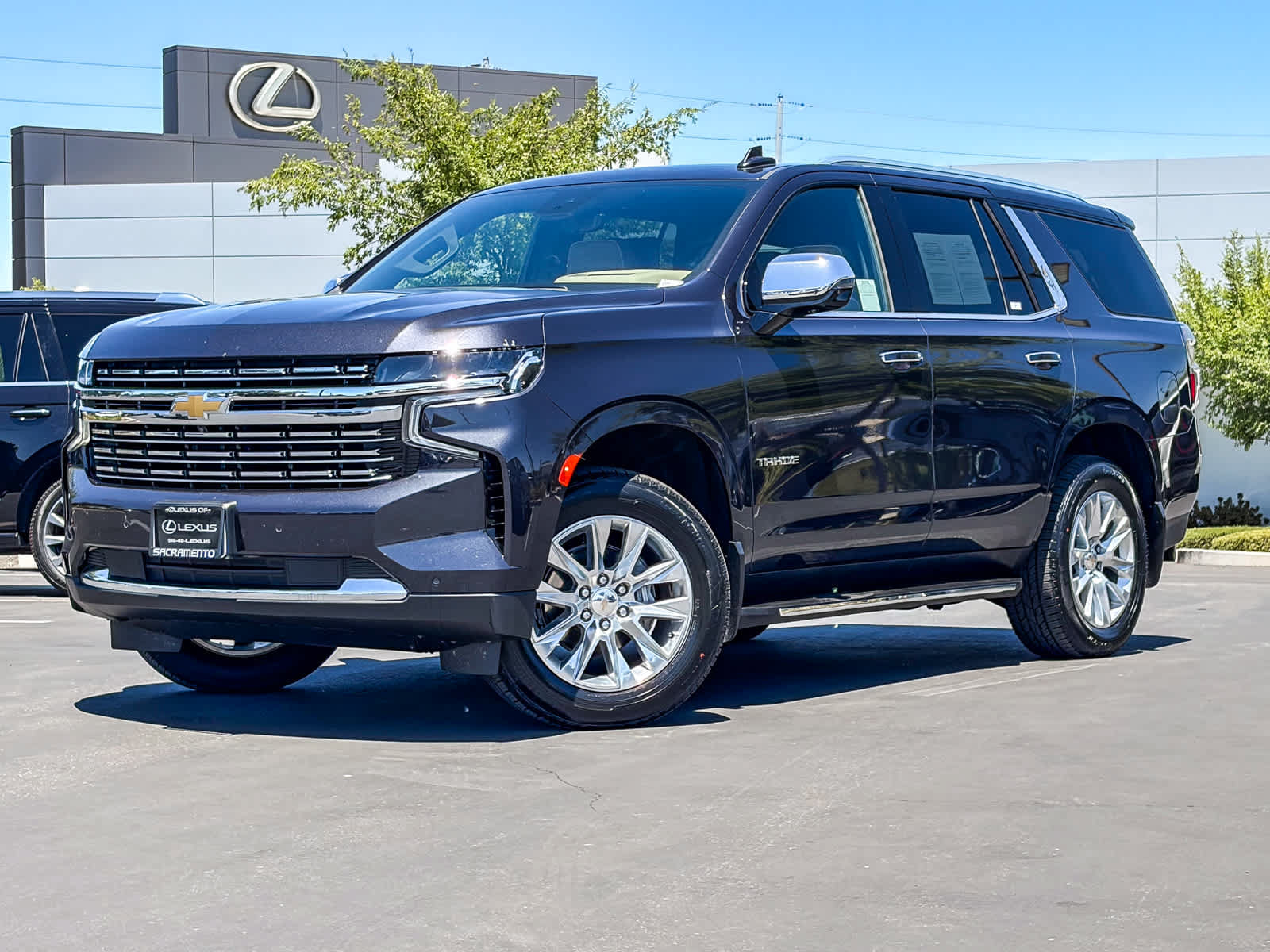 Used 2024 Chevrolet Tahoe Premier AWD/4WD image 2