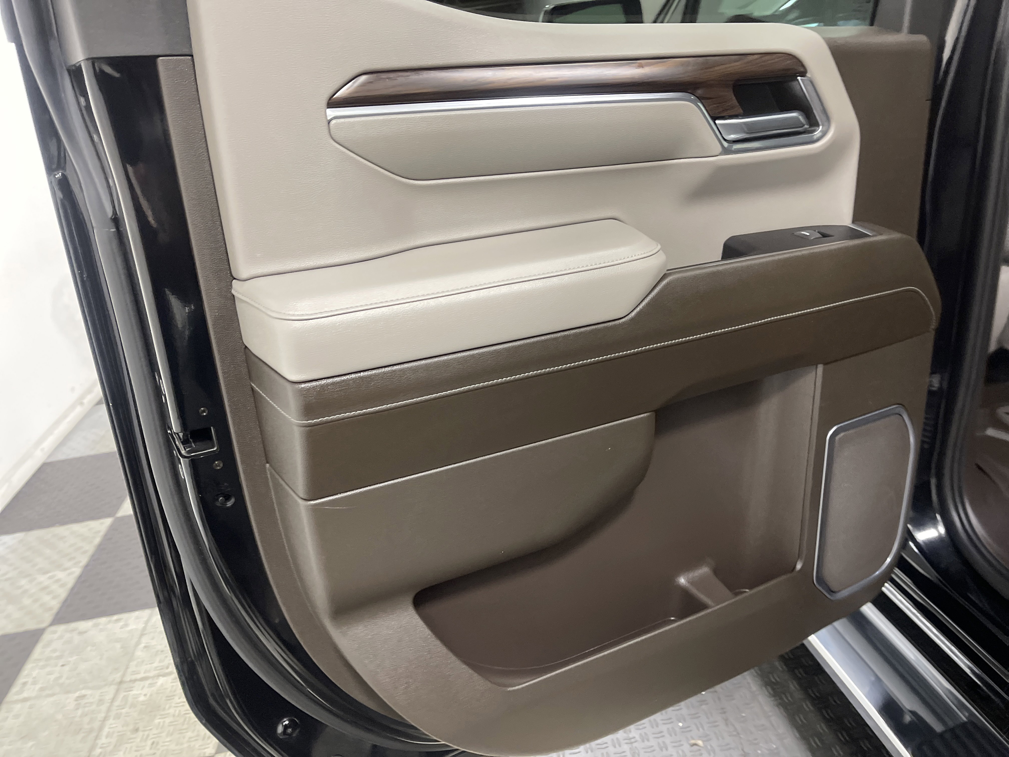 Used 2022 GMC Sierra 1500 SLT w/ SLT Premium Plus Package AWD/4WD image 15