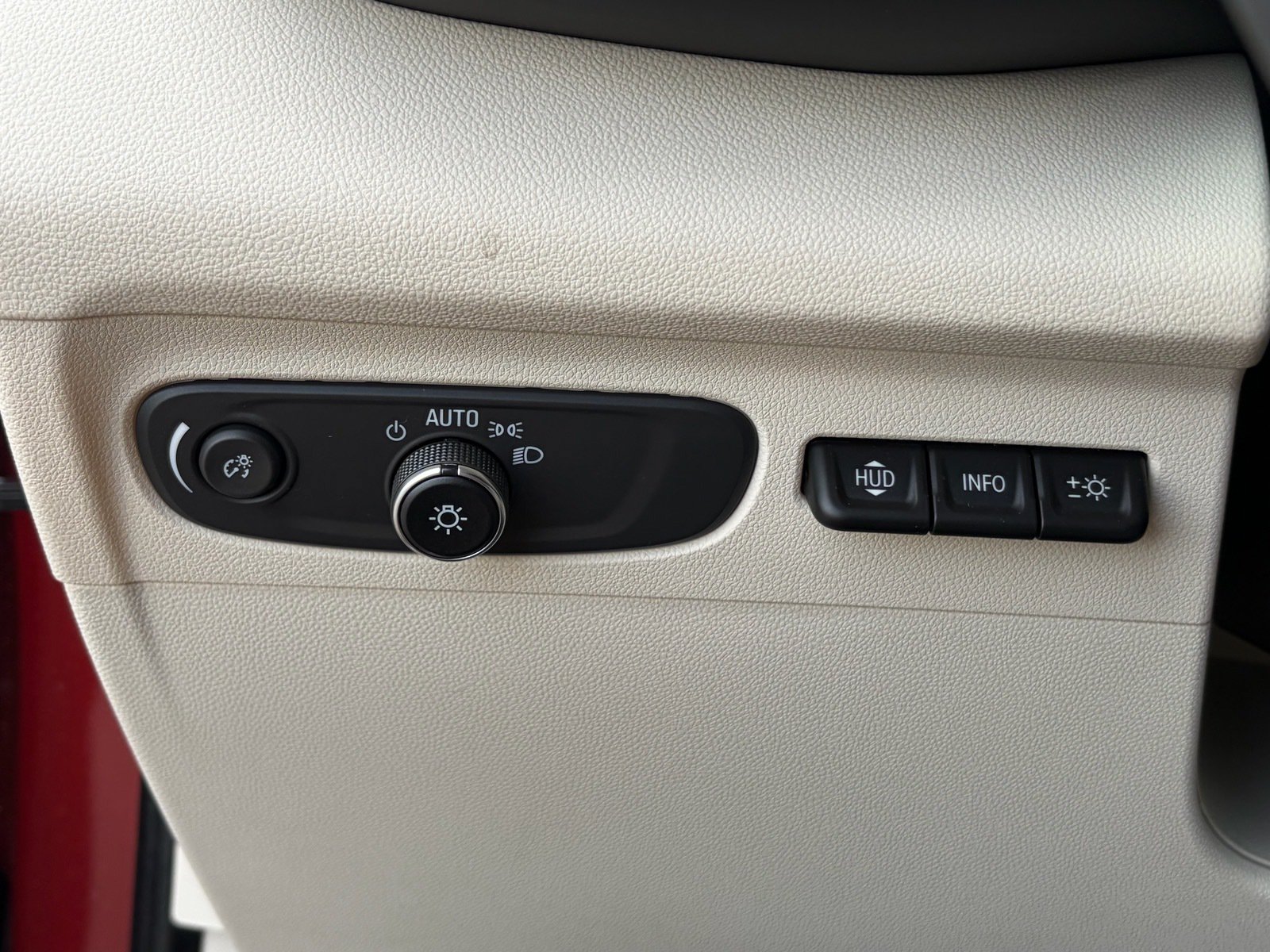 Used 2023 Buick Envision Avenir AWD/4WD image 19