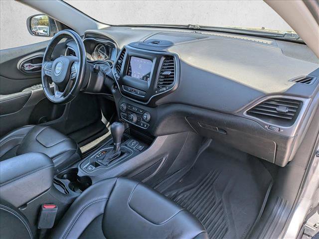 Used 2021 Jeep Cherokee Latitude Plus w/ Mopar Interior Package image 22