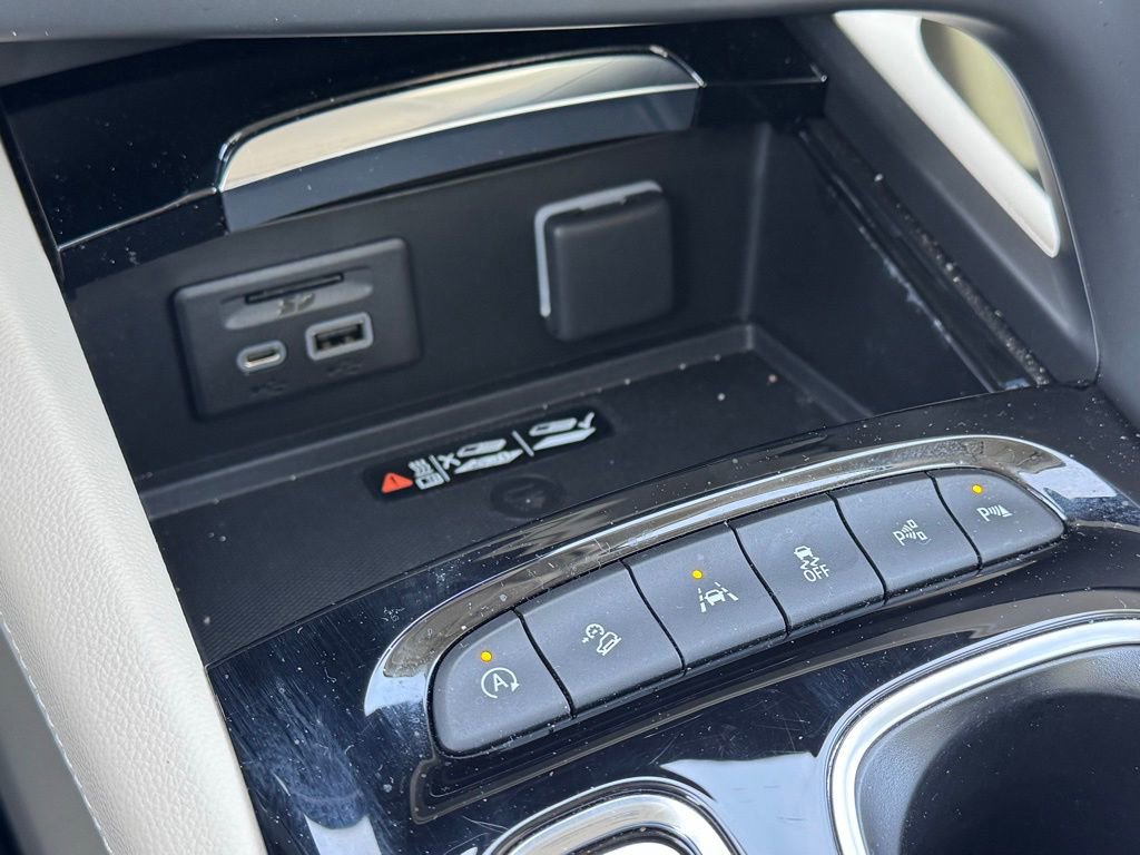 Used 2023 Buick Envision Avenir image 18