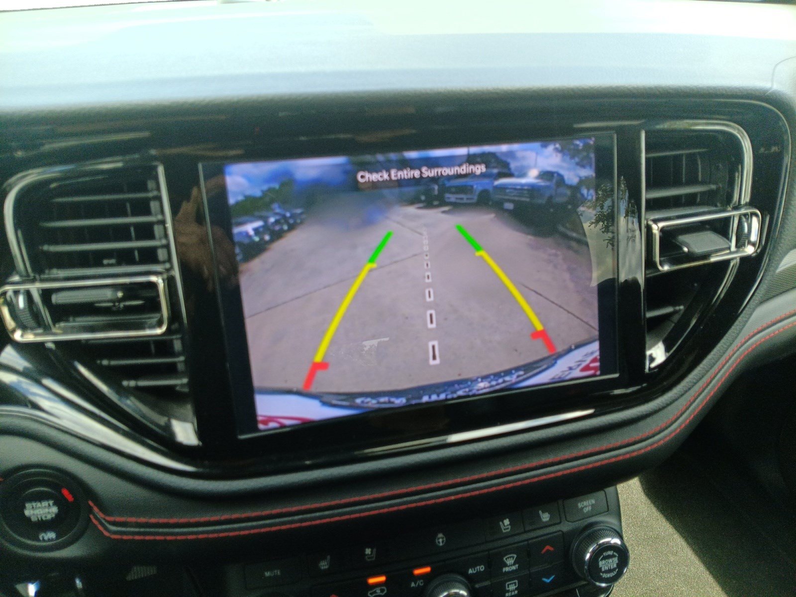 Used 2025 Dodge Durango GT AWD/4WD image 16