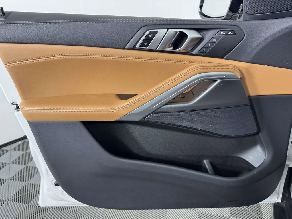 Used 2023 BMW X6 xDrive40i image 17