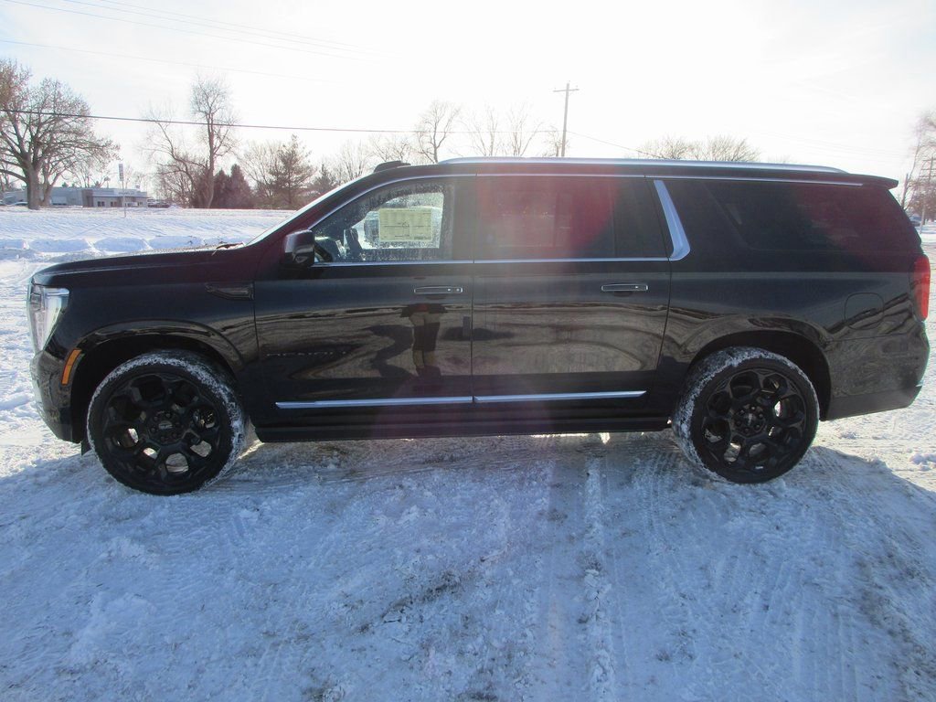 New 2026 GMC Yukon XL Denali w/ Denali Reserve Package image 8